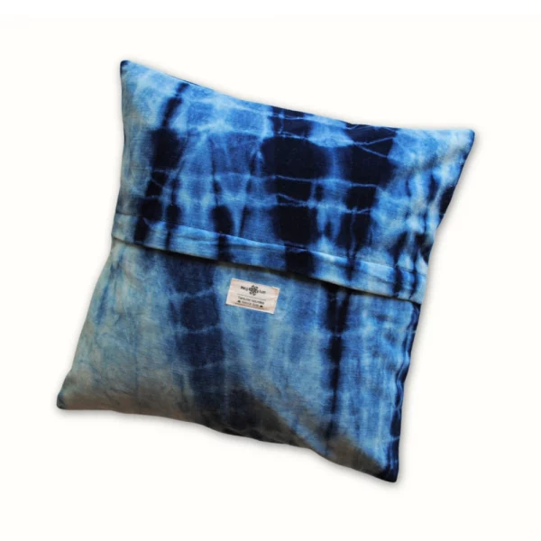 Coussin déco en velours de coton et Indigo – Image 2