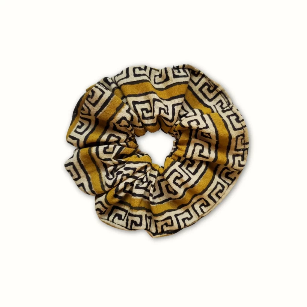 Chouchou tissu jaune motifs géo – block print