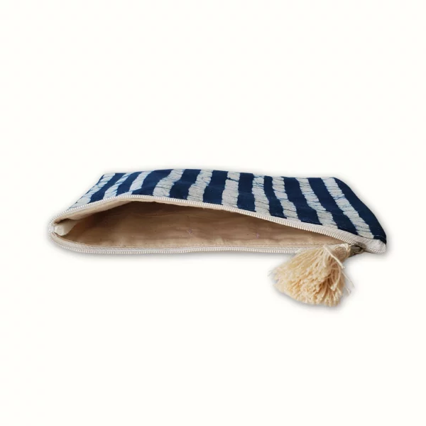 Pochette en tissu zippée et teinture naturelle bleu rayures – Image 2