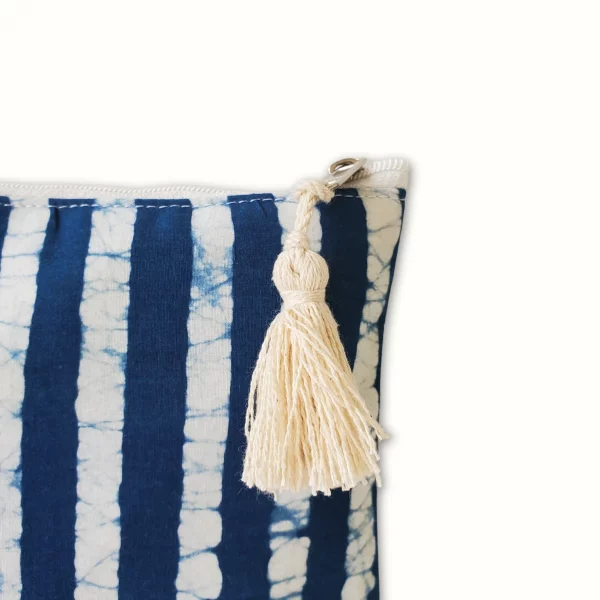 Pochette en tissu zippée et teinture naturelle bleu rayures – Image 3