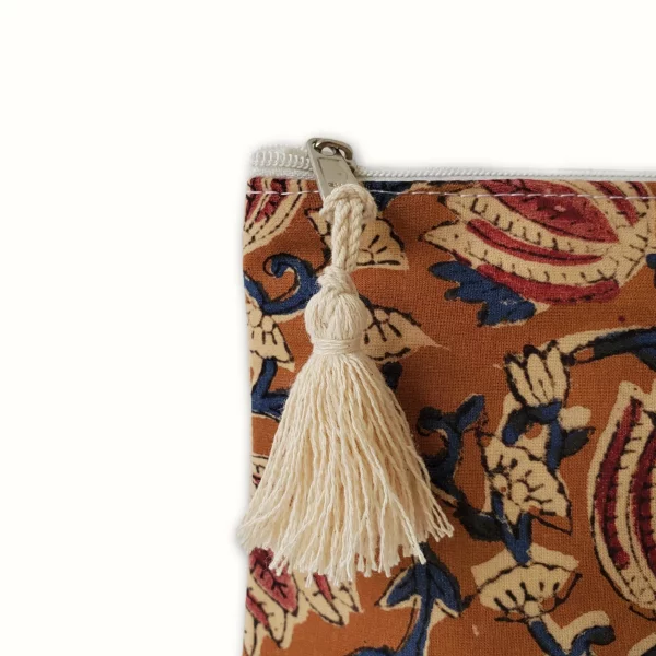 Pochette en tissu zippée et teinture naturelle fleurs – Image 3