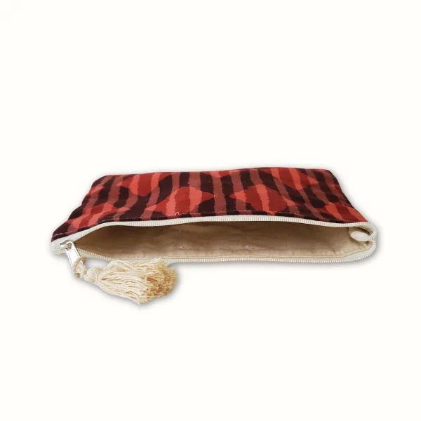 Pochette en tissu zippée et teinture naturelle rouge – Image 2