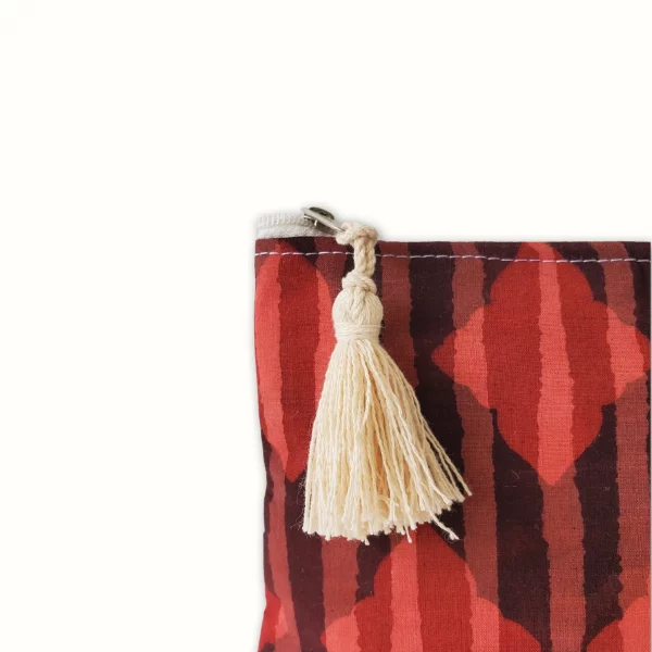 Pochette en tissu zippée et teinture naturelle rouge – Image 3