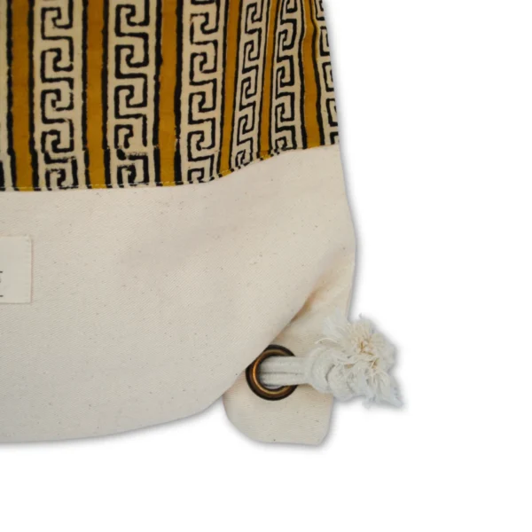 Sac à dos en toile léger jaune géo 40x30 cm – Image 3