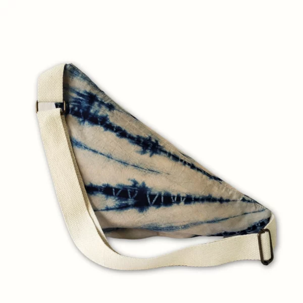 Sac banane en tissu bleu shibori – Image 4