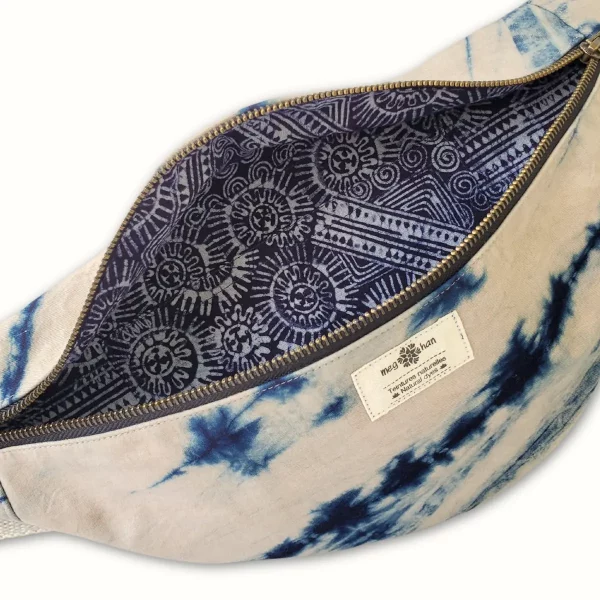 Sac banane en tissu bleu shibori – Image 3