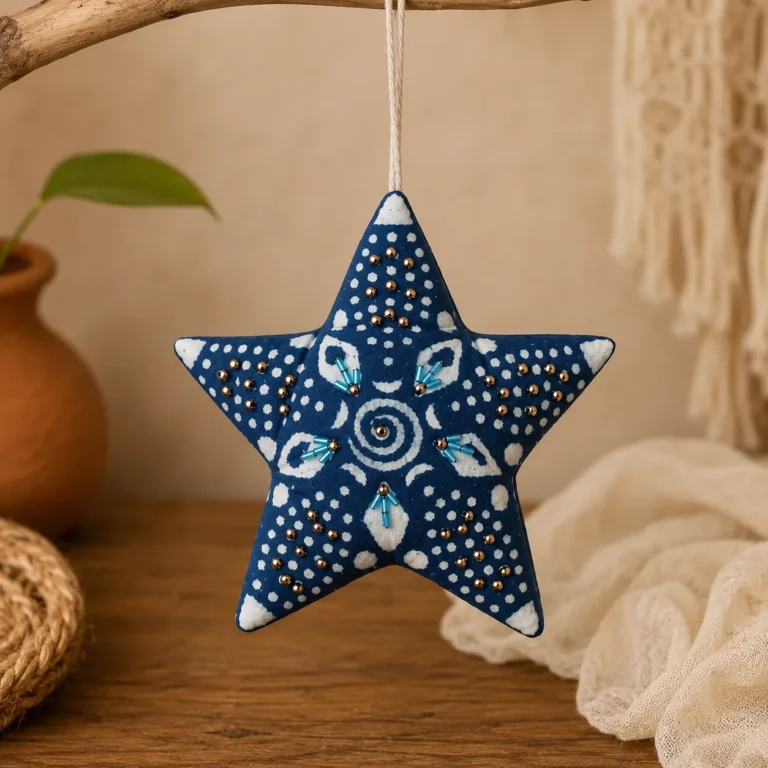 Étoile à suspendre en tissu bleu - 15x15 cm