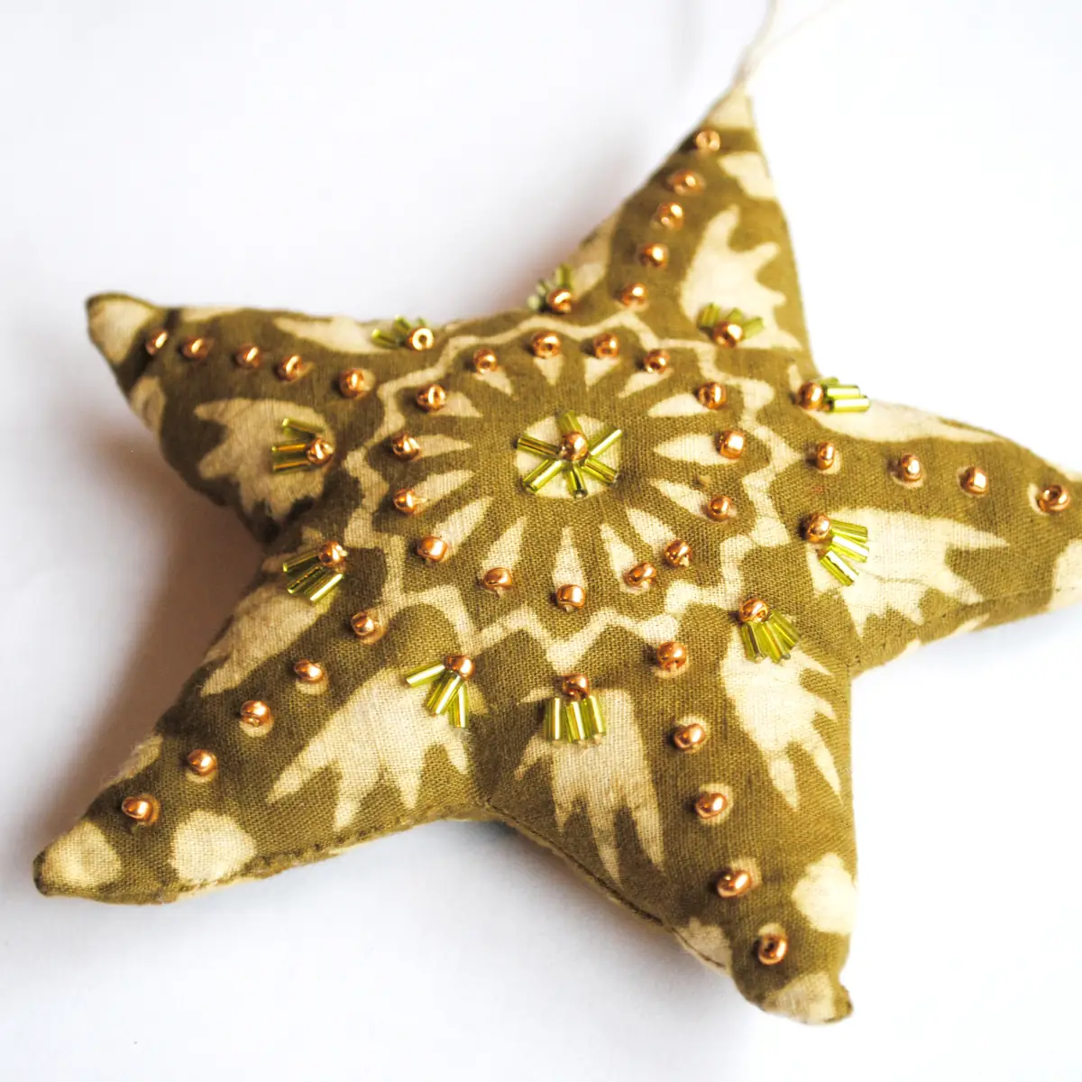 Étoile de Noël verte brodée de perles 15x15 cm – Image 2