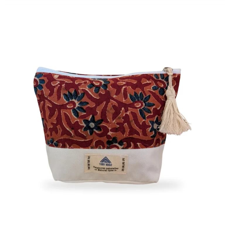 Pochette en tissu rouge et bleu motif fleurs